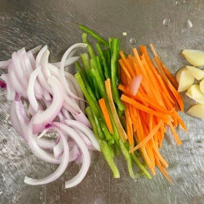 挪威青花鱼的做法，挪威青花鱼营养成分（盐烤青花鱼意面）