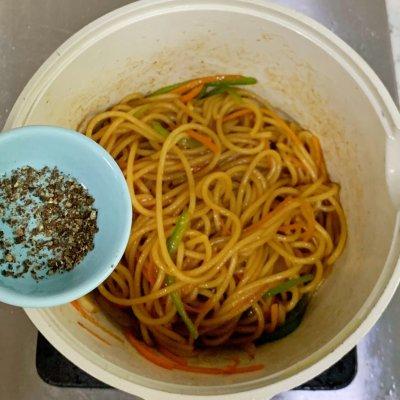 挪威青花鱼的做法，挪威青花鱼营养成分（盐烤青花鱼意面）