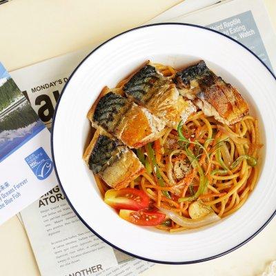 挪威青花鱼的做法，挪威青花鱼营养成分（盐烤青花鱼意面）