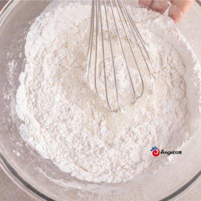 糯米粉怎么蒸糯米糕，用糯米粉怎么做蒸糕（酸甜软糯糯，奶香浓郁）