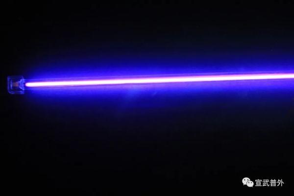 紫外线灯对人体的危害，紫外线对人体的伤害（“神灯”用不好，小心伤了自己）