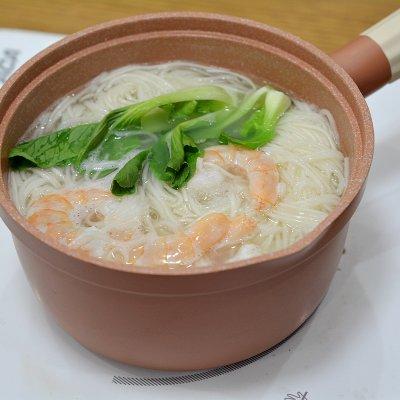 精致美味早餐，精致早餐做法（快手美味早餐之秋葵厚蛋烧\u0026amp;大虾青菜面图片）