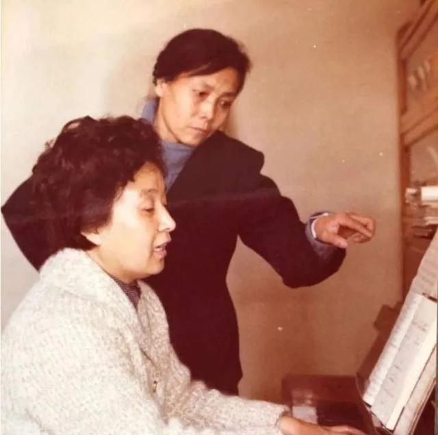 歌声与微笑的歌词，歌声与微笑歌词介绍（93岁著名词作家王健去世）