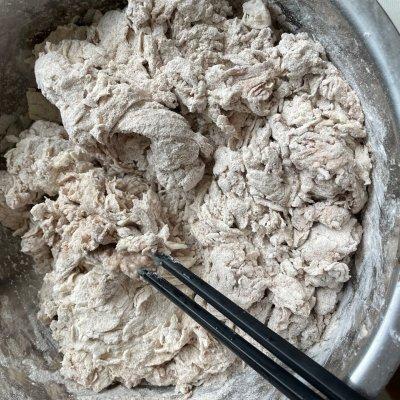 黑馒头是什么面做的，黑色馒头是啥面（三分钟做好黑面馒头）