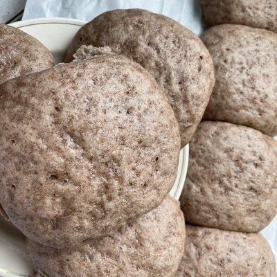 黑馒头是什么面做的，黑色馒头是啥面（三分钟做好黑面馒头）