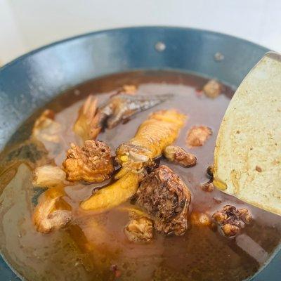 公鸡怎么做好吃，公鸡和母鸡哪个营养价值更高（家乡小公鸡红烧真的美味到爆）