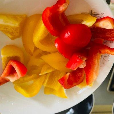 公鸡怎么做好吃，公鸡和母鸡哪个营养价值更高（家乡小公鸡红烧真的美味到爆）