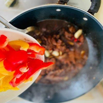 公鸡怎么做好吃，公鸡和母鸡哪个营养价值更高（家乡小公鸡红烧真的美味到爆）