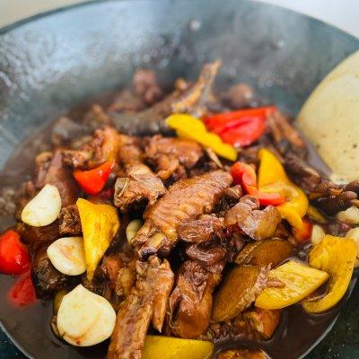 公鸡怎么做好吃，公鸡和母鸡哪个营养价值更高（家乡小公鸡红烧真的美味到爆）