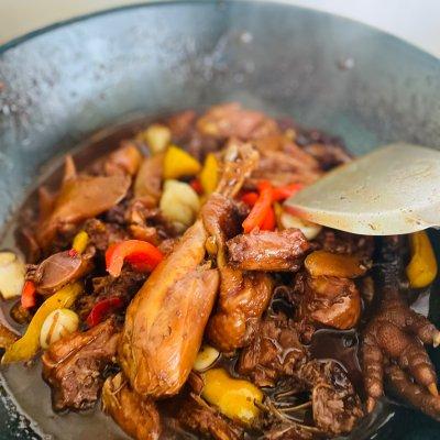 公鸡怎么做好吃，公鸡和母鸡哪个营养价值更高（家乡小公鸡红烧真的美味到爆）