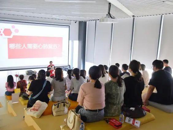 人工呼吸的方法，人工呼吸的方法有几种（徐家汇这场“宝藏”急救普及统统告诉你）