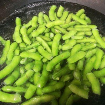 大头虾怎么做好吃，冰鲜大头虾怎么做好吃（青花椒辣卤毛豆大头虾）