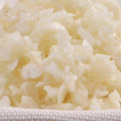蒜蓉龙虾怎么做好吃，蒜蓉小龙虾怎么炒（蒜蓉小龙虾这么做）