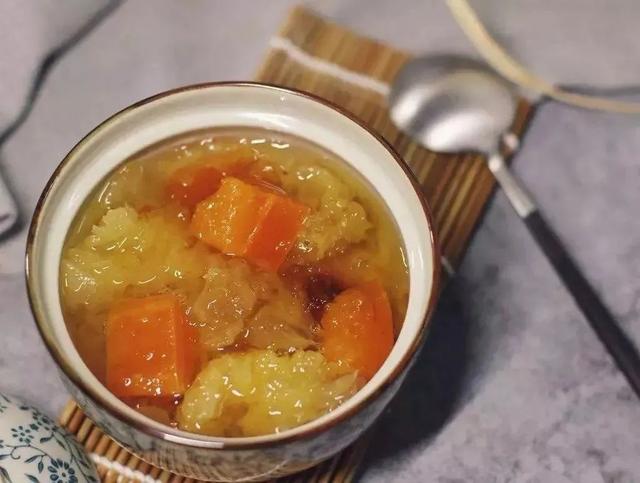 北方人立秋吃什么，立秋北方吃什么传统食物（立秋：一叶落而知天下秋）