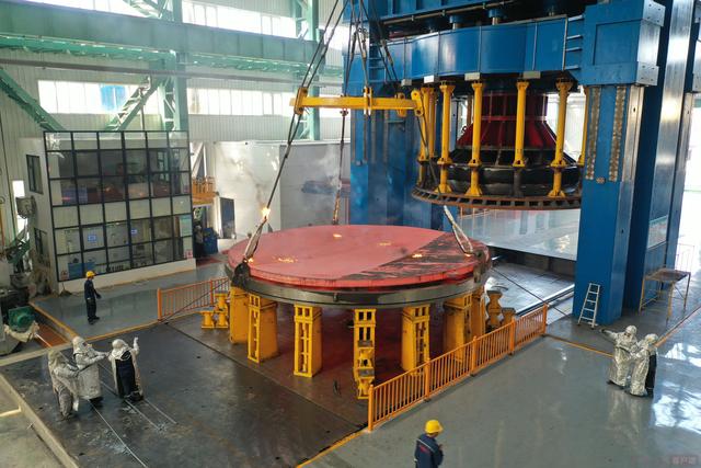 1,河南制造再破纪录!新乡一企业造出国内最大封头