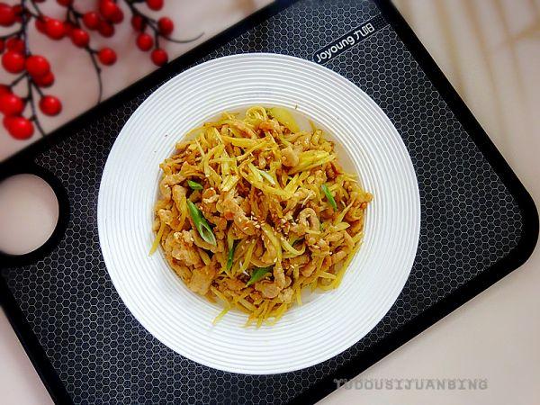 嫩姜炒肉的做法，小炒肉的做法（有一种乡愁叫#我的养生日常-远离秋燥#）