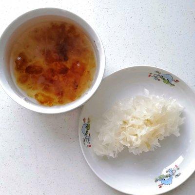 牛奶桃胶银耳羹的做法，牛奶桃胶银耳羹的做法视频窍门（#我的养生日常-远离秋燥#桃胶银耳羹）