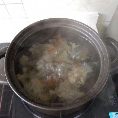 牛奶桃胶银耳羹的做法，牛奶桃胶银耳羹的做法视频窍门（#我的养生日常-远离秋燥#桃胶银耳羹）