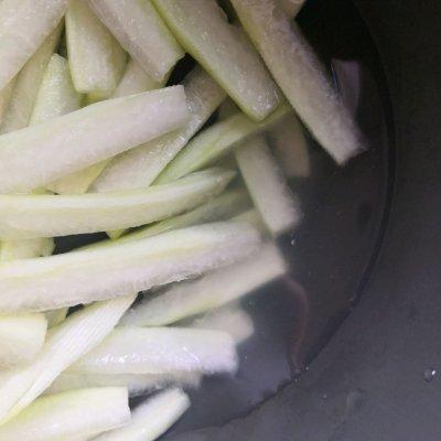 西瓜皮怎么做好吃，西瓜皮怎么做好吃又简单（原来#巨下饭的家常菜#清炒西瓜皮才是真正的米饭杀手）