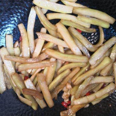 西瓜皮怎么做好吃，西瓜皮怎么做好吃又简单（原来#巨下饭的家常菜#清炒西瓜皮才是真正的米饭杀手）