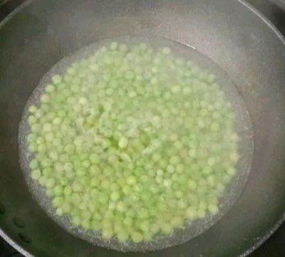 豌豆粒怎么做好吃，豌豆粒的各种吃法大全（#我的养生日常-远离秋燥#牛肉粒炒豌豆）