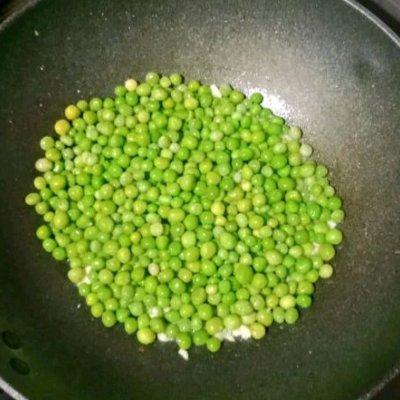 豌豆粒怎么做好吃，豌豆粒的各种吃法大全（#我的养生日常-远离秋燥#牛肉粒炒豌豆）