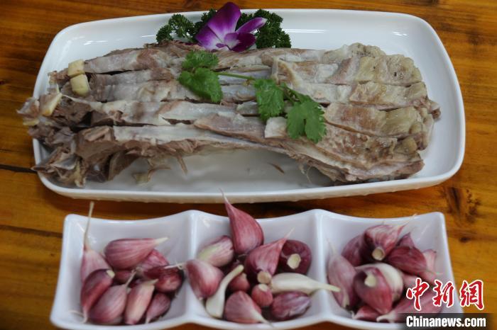 东乡族习俗,甘肃东乡烹羊人"山沟美食"成产业 - 玉三网