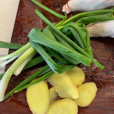 白切鸡的做法简单做法，白切鸡的做法简单做法窍门（白切鸡）