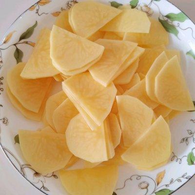 老黄瓜种是什么，黄瓜种 老瓜（老黄瓜种炒土豆片这么做最好吃）