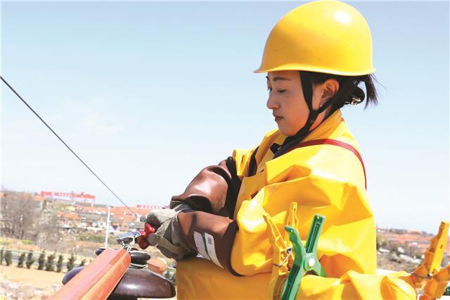 电工电气人物 中国好人宋海霞：守护万家灯火的女电工