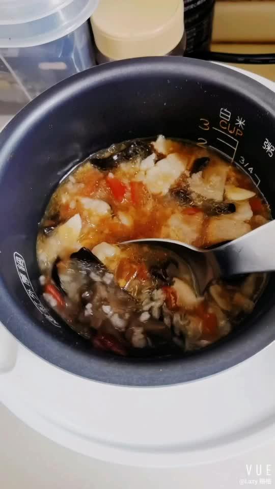 电饭煲煮粥要多久，电饭煲煮粥煮多久（秋天的第一碗养生粥#我的养生日常-远离秋燥#）
