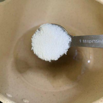 美味好吃的酱油焖鸡脚的做法，酱油鸡脚的做法大全（巨好吃的排骨焖鸡爪五分钟就能上桌的美食）