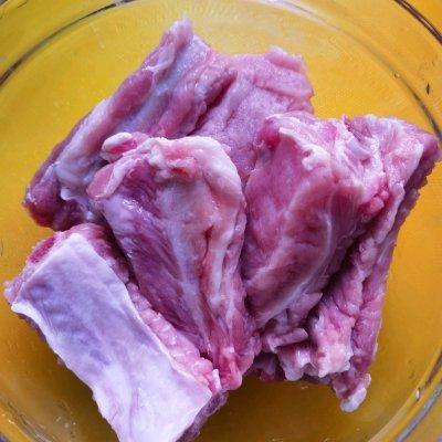 蒸排骨的做法，广式蒸排骨的做法（大厨教你做清蒸排骨）