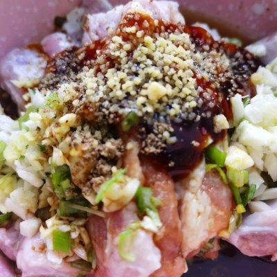 蒸排骨的做法，广式蒸排骨的做法（大厨教你做清蒸排骨）