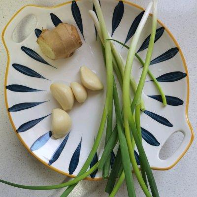 芹菜肉馅饺子怎么调馅，芹菜肉馅怎么调好吃（不爱吃饭的孩子都胃口大开）