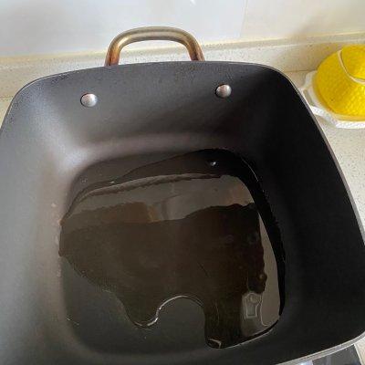 怎样做咖喱味的胡萝卜土豆炒年糕，胡萝卜土豆咖喱饭怎么做（一学就上手的快手咖喱年糕蟹）