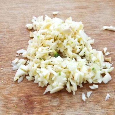 蒜蓉浇汁西兰花，蒜蓉西兰花的汁怎么做（蒜蓉西蓝花中午刚做完）