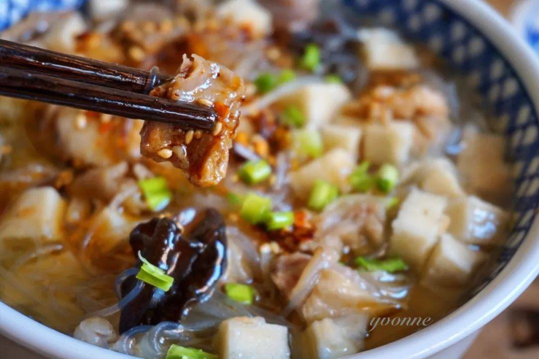 陝西羊肉泡饃做法,陝西羊肉泡饃做法和配方(羊肉泡饃 吃著不要太過癮