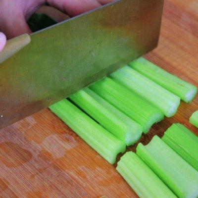 如何腌制烤鱼，烤鱼制作方法（旺强下午做了家常版烤鱼）