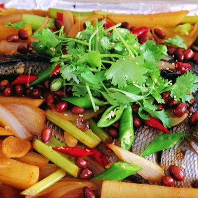 如何腌制烤鱼，烤鱼制作方法（旺强下午做了家常版烤鱼）