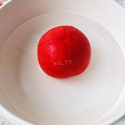 番茄洋葱酱拌面的家常做法，西红柿洋葱拌面的做法大全（#一周减脂不重样#消暑番茄火腿凉拌面）