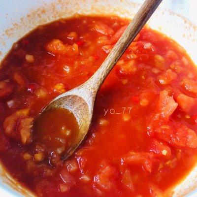 番茄洋葱酱拌面的家常做法，西红柿洋葱拌面的做法大全（#一周减脂不重样#消暑番茄火腿凉拌面）