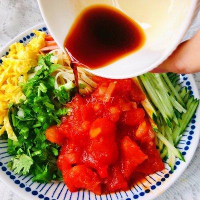 番茄洋葱酱拌面的家常做法，西红柿洋葱拌面的做法大全（#一周减脂不重样#消暑番茄火腿凉拌面）