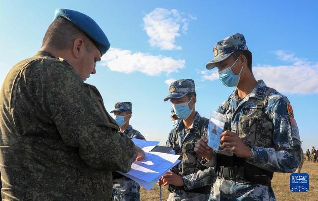 全国空降多少钱玩一次，跳伞多少钱一次（“国际军事比赛-2021”“空降排”项目）