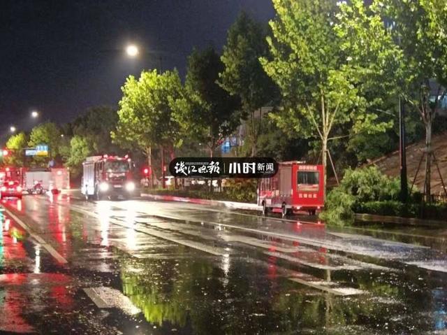 杭州凤起路属于哪个区，浙江杭州凤起路属于哪个区（杭州钱潮路凤起东路工棚部分倒塌）