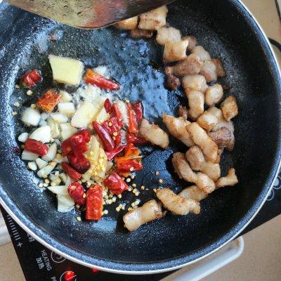 干锅花菜的做法家常，干锅菜的做法以及配料（简单易做干锅花菜）