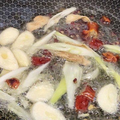 烧泥鳅怎么烧好吃窍门，烧泥鳅怎么烧好吃窍门视频（小白也能轻松学会的红烧泥鳅）