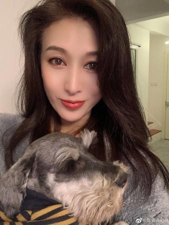 郑爽几岁今年多大年龄，郑爽几岁了（她被误伤超委屈）