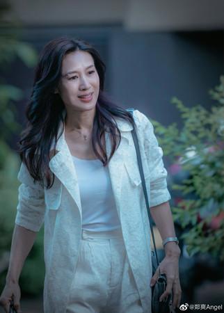 郑爽几岁今年多大年龄，郑爽几岁了（她被误伤超委屈）