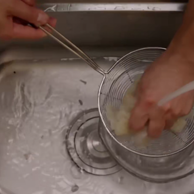 老醋海蜇头的做法，海蜇太咸怎样快速变淡（#周六做好菜 山胡椒老醋海蜇）